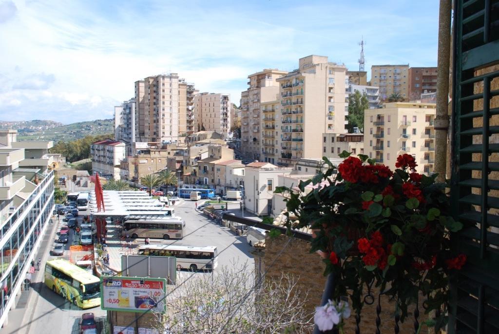 Casa Di Nonna Gina Apartment Agrigento Bagian luar foto